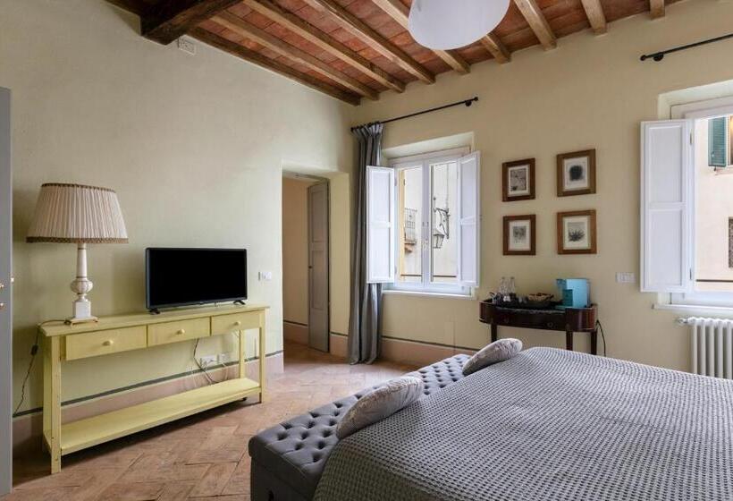 جناح جونيور ديلوكس, Tuscany View Montalcino