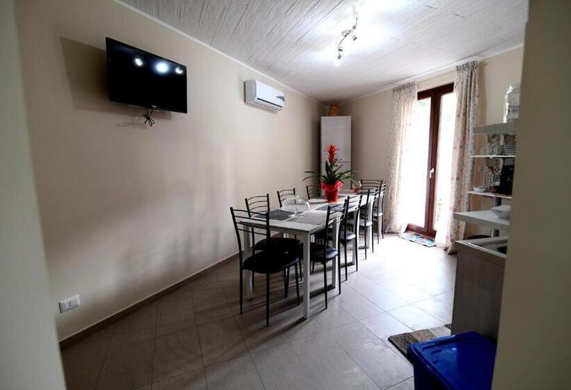 Трехместный Президентский, La Regina Di Saba