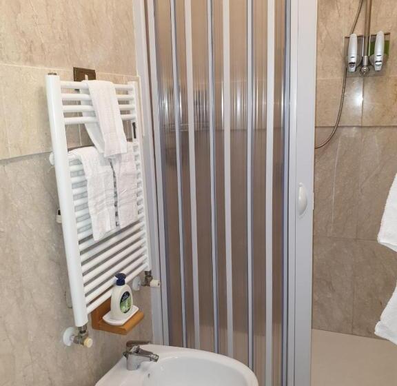 اتاق استاندارد با تخت بزرگ, Lussuoso B&b