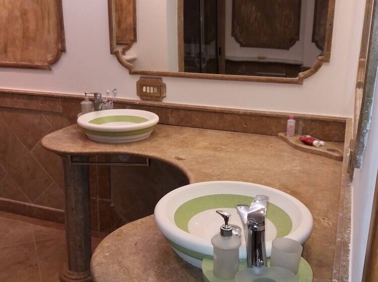 آپارتمان سوپریور 3 خوابه, Lussuoso B&b