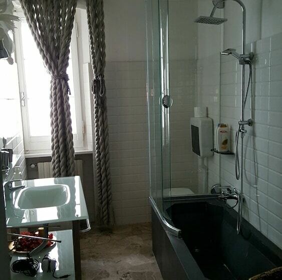 اتاق راحتی سه تخته, B&b Tempio Malatestiano