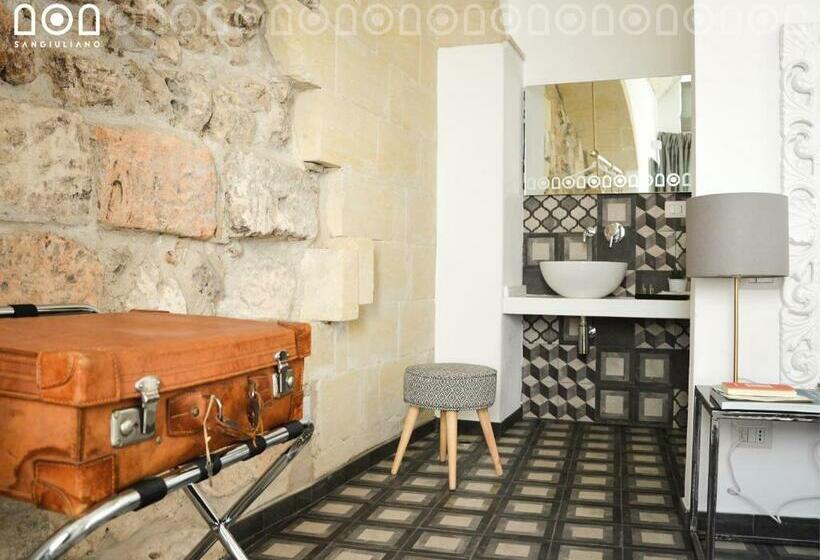 스탠다드 룸, Sangiuliano