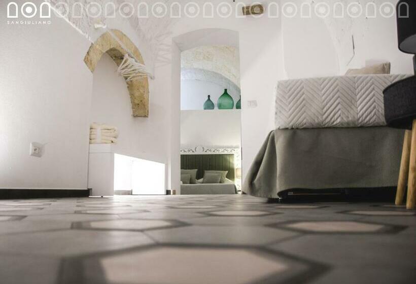 스탠다드 룸, Sangiuliano