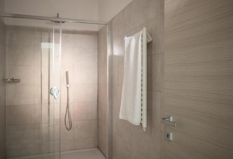 اتاق خانوادگی, Ajana Rooms By Accomodo