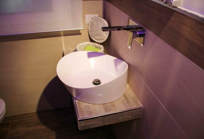 سوییت با چشم‌انداز باغ, La Dolce Notte