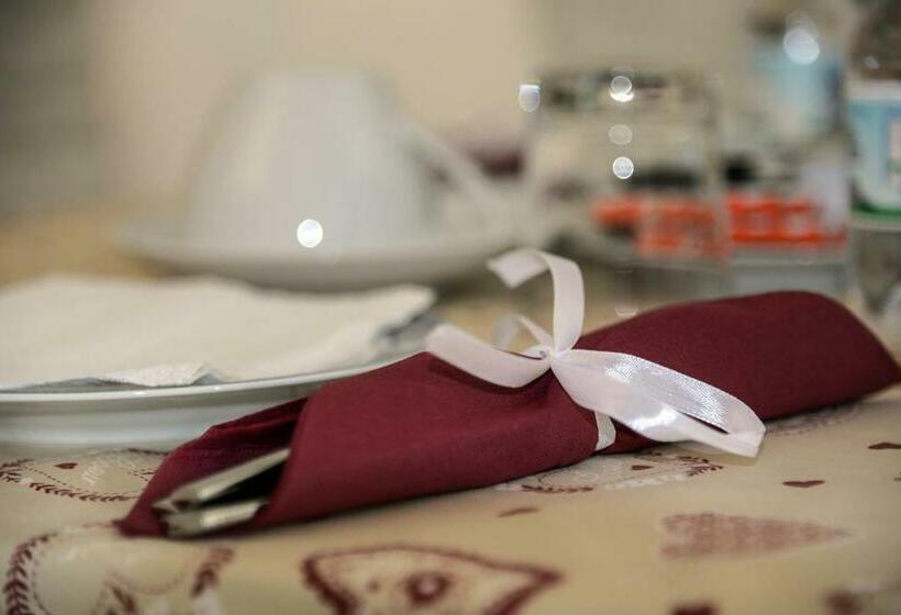 سوییت با چشم‌انداز باغ, La Dolce Notte