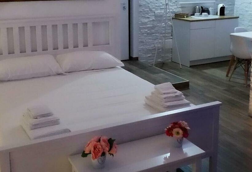 سوییت با چشم‌انداز باغ, La Dolce Notte