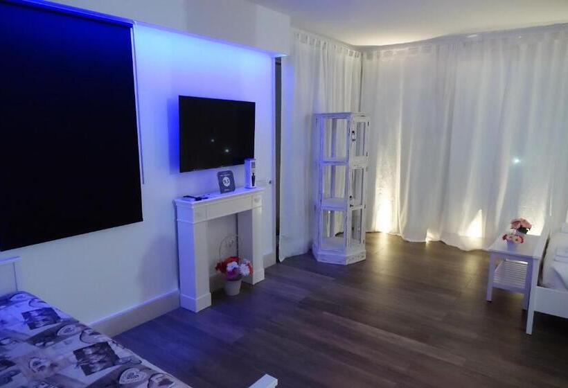 سوییت با چشم‌انداز باغ, La Dolce Notte