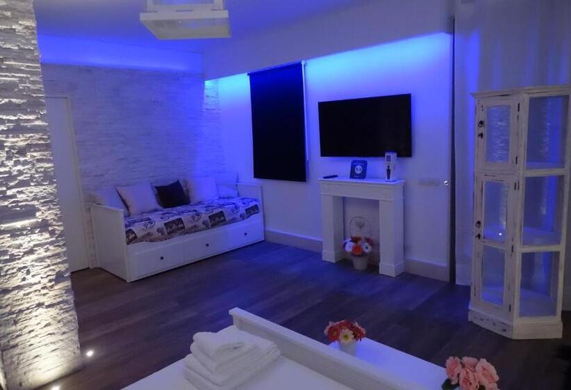 سوییت با چشم‌انداز باغ, La Dolce Notte