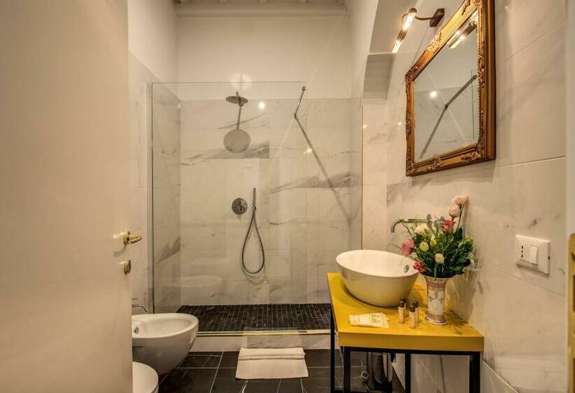 سوییت جونیور, Little Queen Pantheon