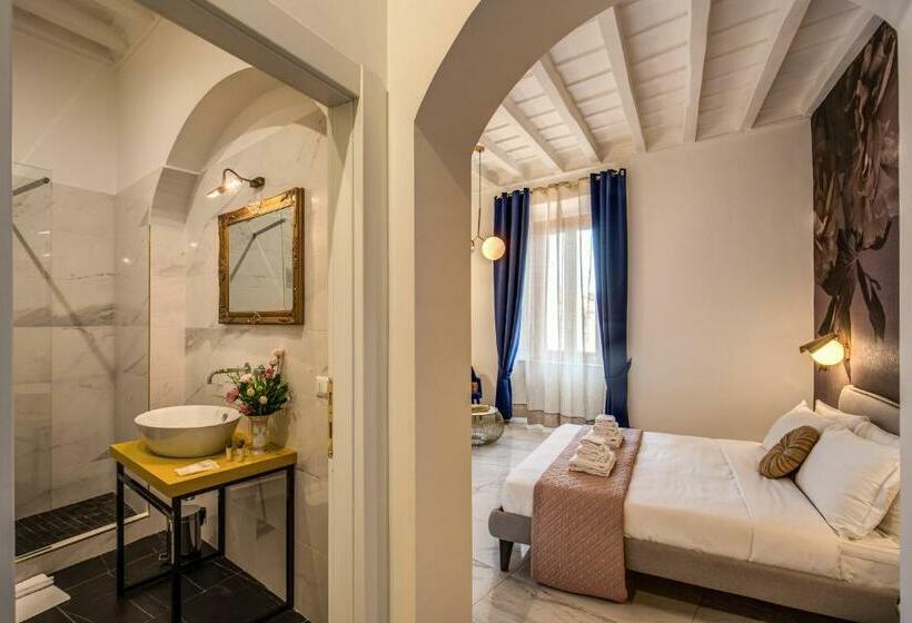 سوییت جونیور, Little Queen Pantheon