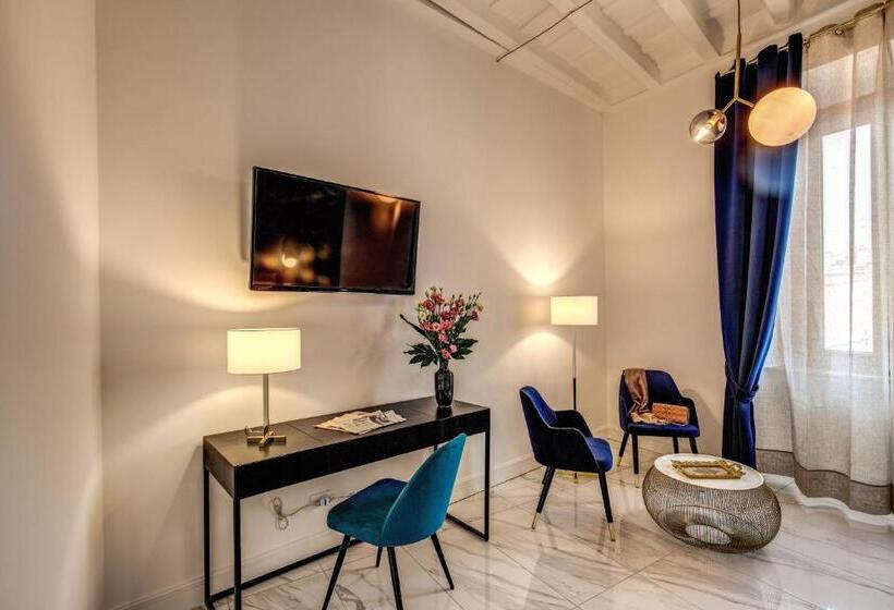 سوییت جونیور, Little Queen Pantheon