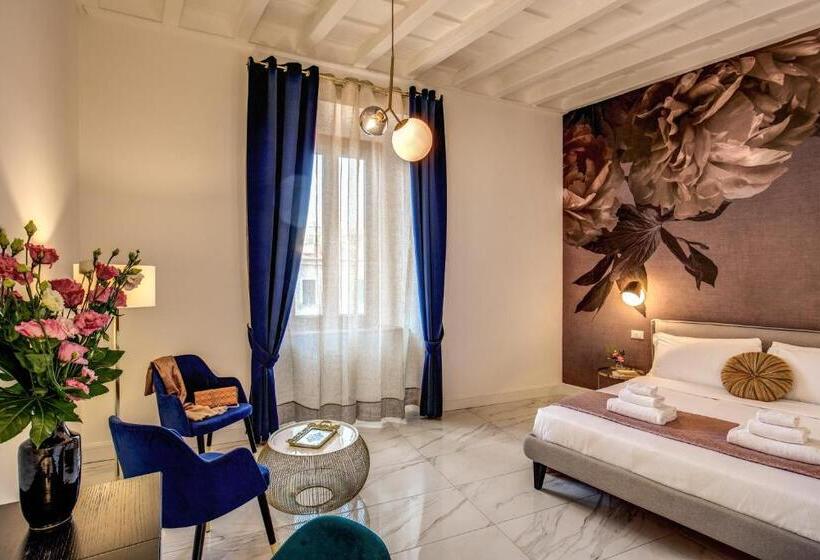 سوییت جونیور, Little Queen Pantheon