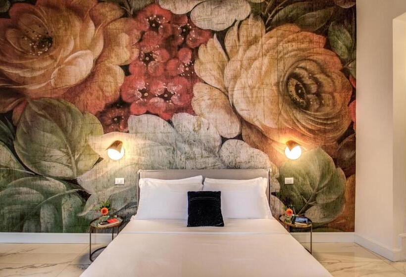 سوییت جونیور, Little Queen Pantheon