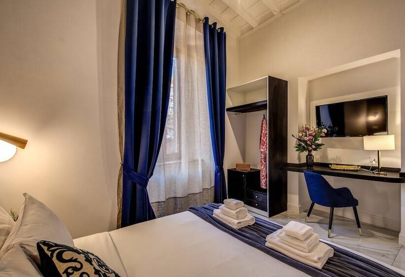 اتاق لوکس, Little Queen Pantheon