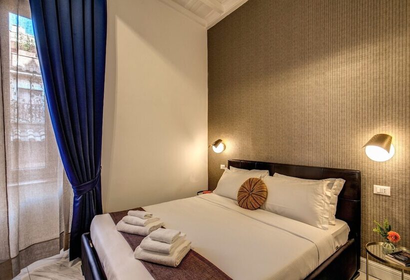 اتاق لوکس, Little Queen Pantheon