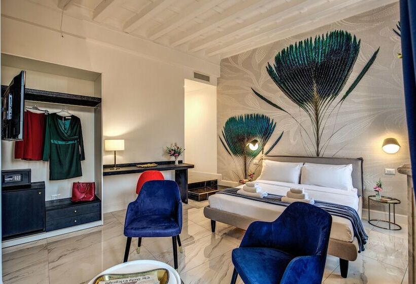 سوییت جونیور, Little Queen Pantheon