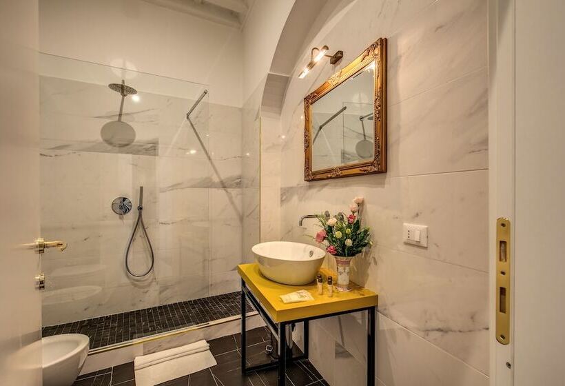 سوییت جونیور, Little Queen Pantheon