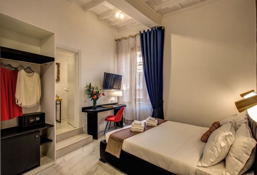 اتاق لوکس, Little Queen Pantheon