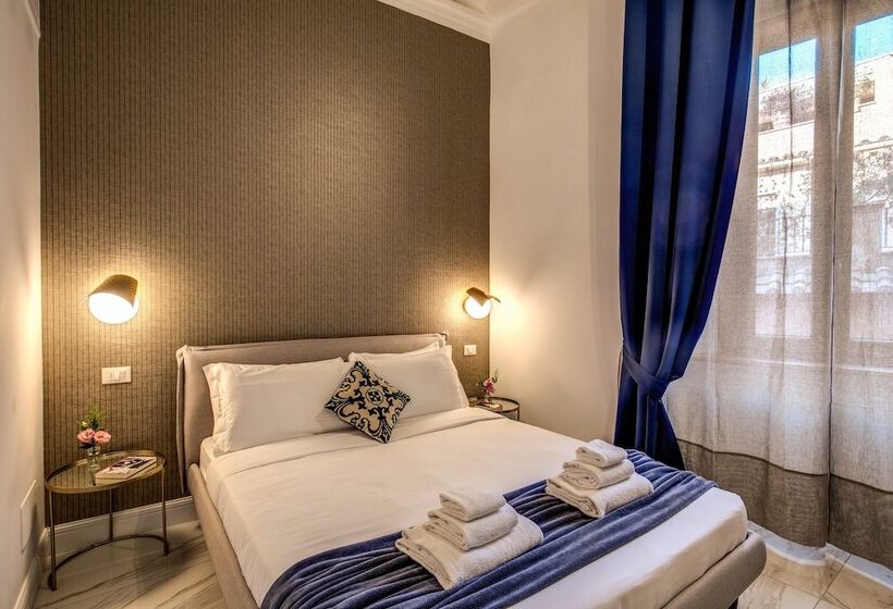 اتاق لوکس, Little Queen Pantheon