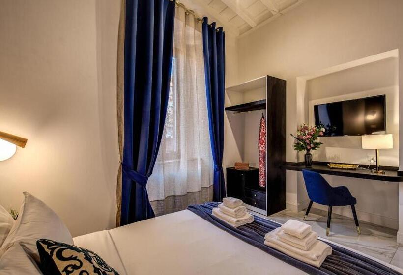 اتاق لوکس, Little Queen Pantheon