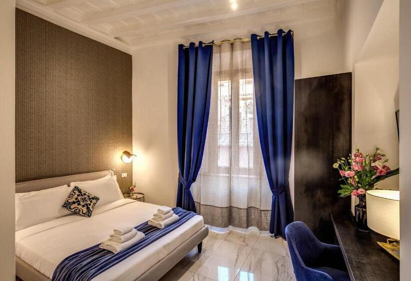 اتاق لوکس, Little Queen Pantheon