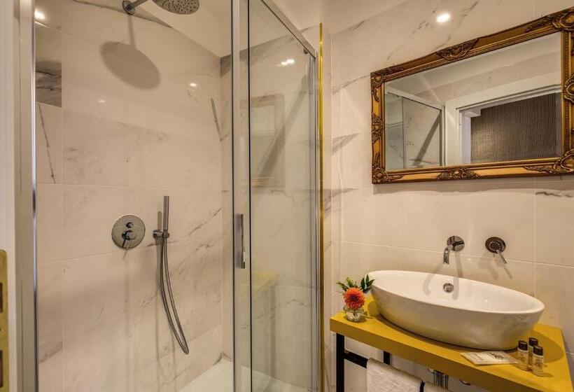 سوییت جونیور لوکس, Little Queen Pantheon