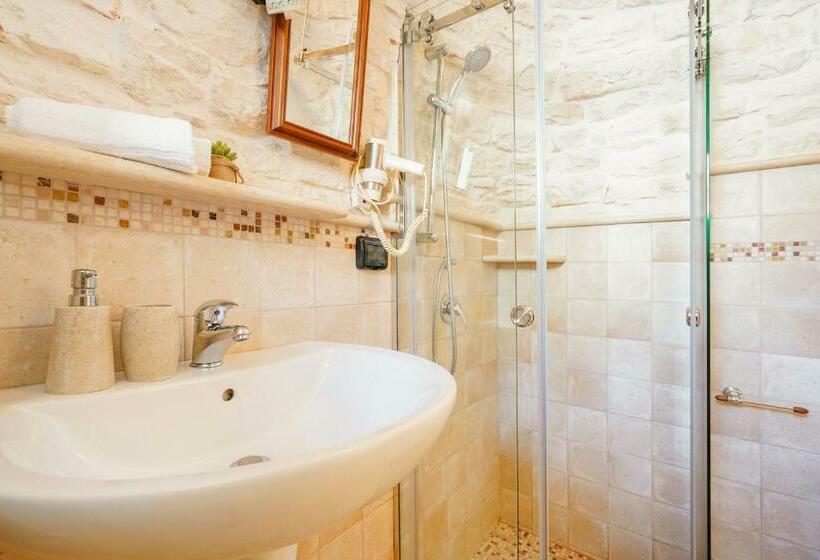 اتاق لوکس خانوادگی, Trulli Di Zia Vittoria