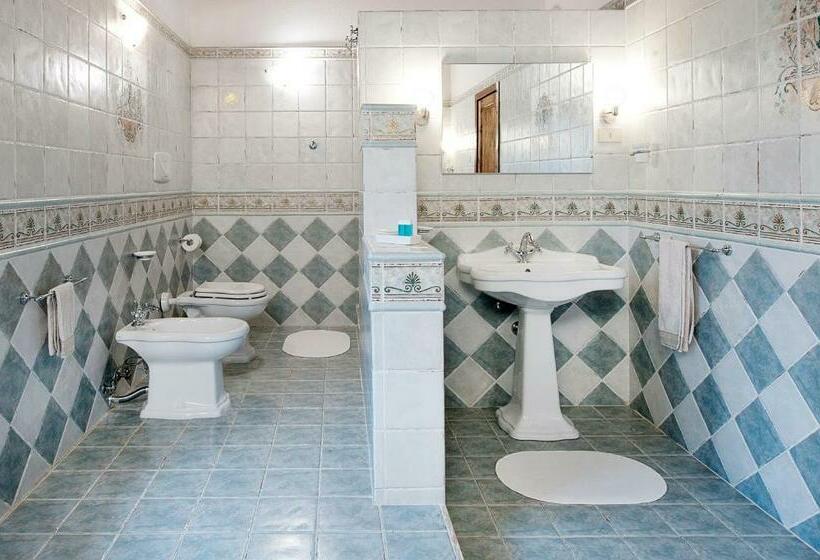 اتاق لوکس با تخت بزرگ, Casale Le Orme