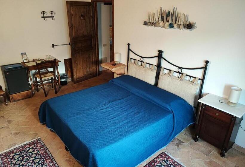 Standard room with outdoor bath, Casale Le Orme