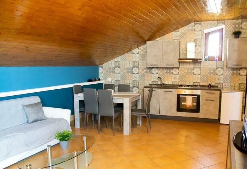 غرفة عائلية, Original Sicily