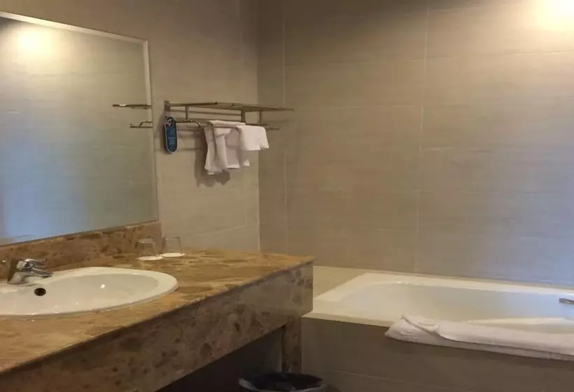 Deluxe Neljän Hengen Huone, Heritage Hotel Cameron Highlands