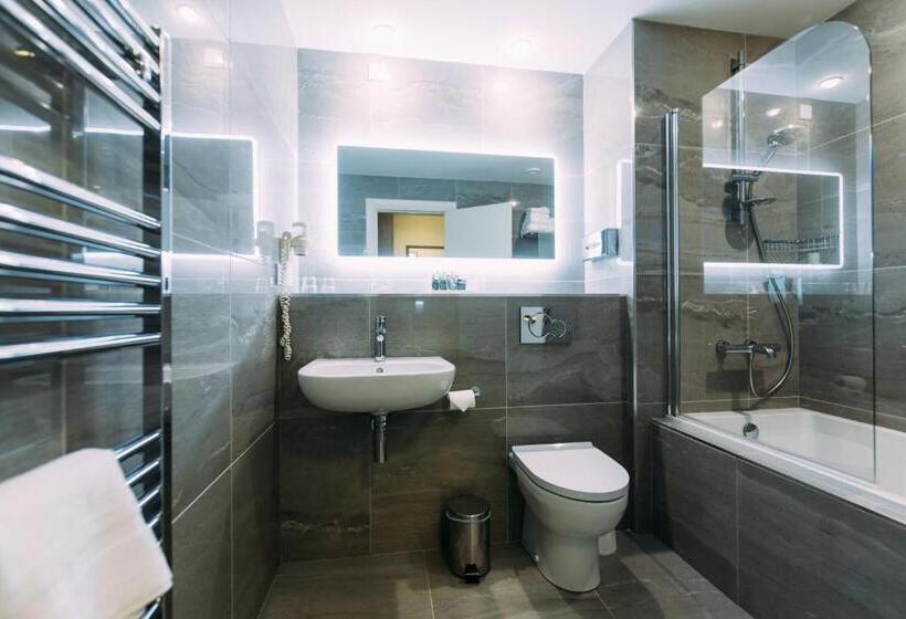 标准间, Armagh City