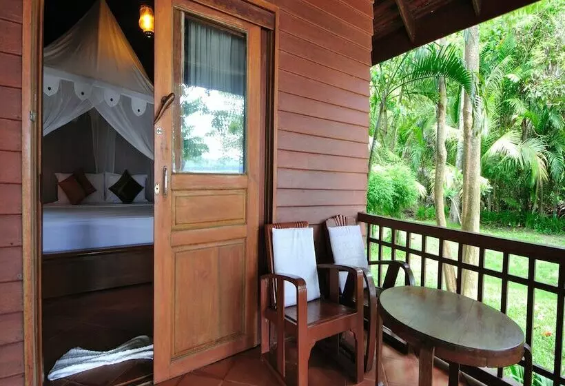 デラックスバンガロー, Baan Mai Beachfront Phuket Lone Island