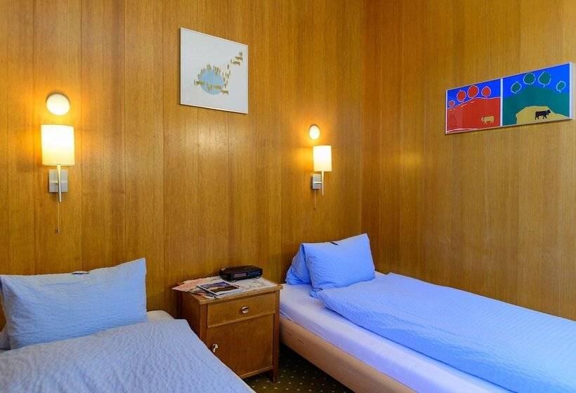 חדר בסיסי, Bel Air Eden