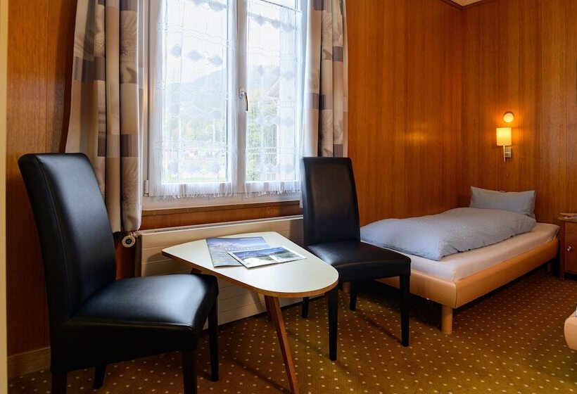 חדר בסיסי, Bel Air Eden