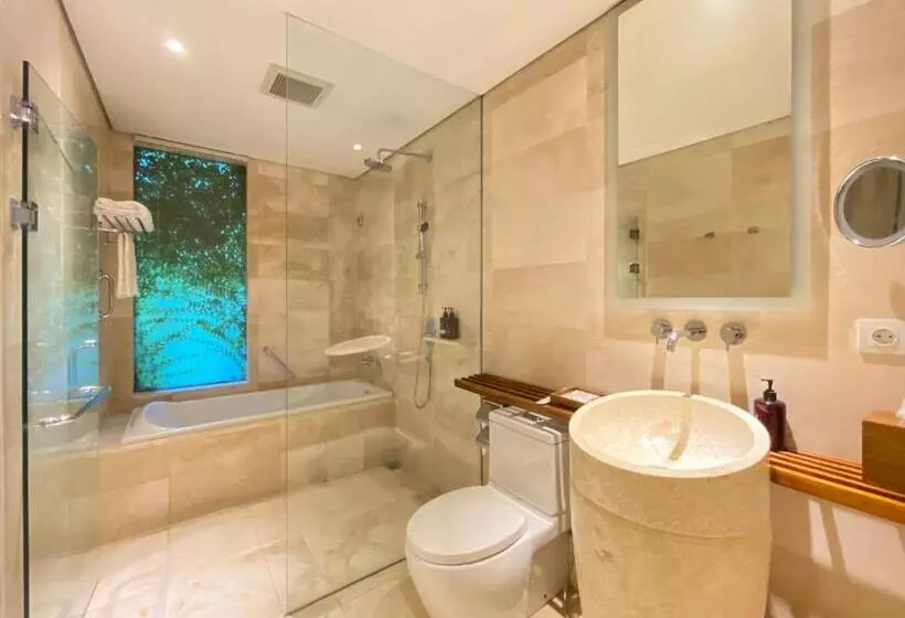 بانگلوی استاندارد, Candi Beach Resort & Spa