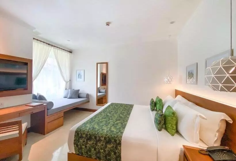 بانگلوی استاندارد, Candi Beach Resort & Spa