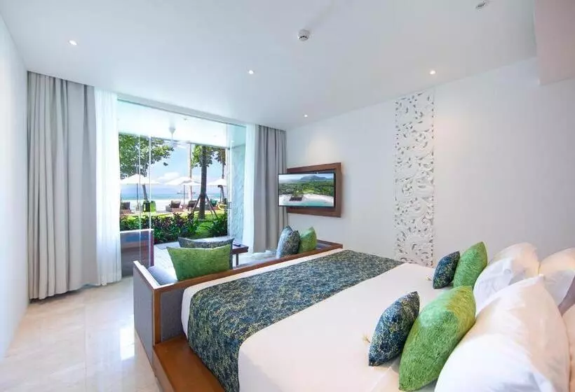 سوییت جونیور با چشم‌انداز دریا, Candi Beach Resort & Spa