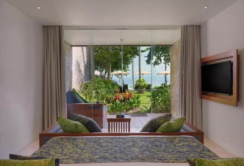 سوییت جونیور با چشم‌انداز دریا, Candi Beach Resort & Spa