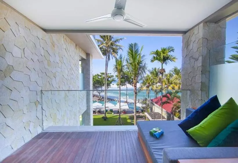 سوییت جونیور با چشم‌انداز دریا, Candi Beach Resort & Spa