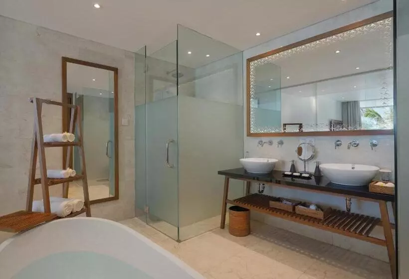 سوئیت جونیور با چشم‌انداز باغ, Candi Beach Resort & Spa