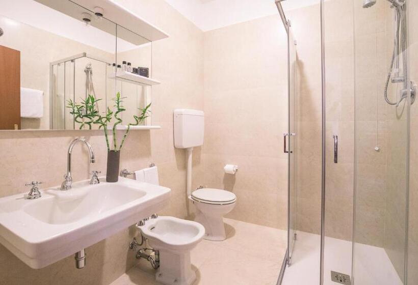 اتاق استاندارد چهار تخته, Europa