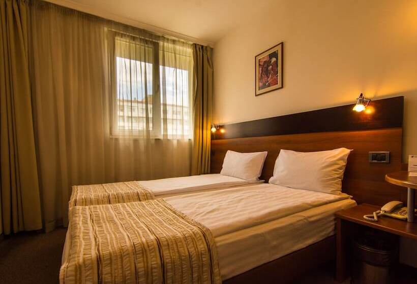 غرفة قياسية, Forum   Free Parking