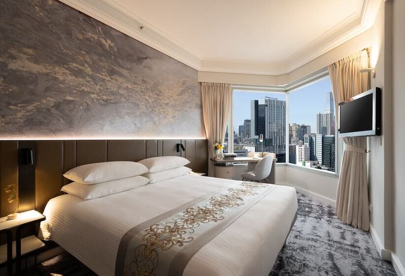 سوییت سوپریور, Harbour Plaza Metropolis