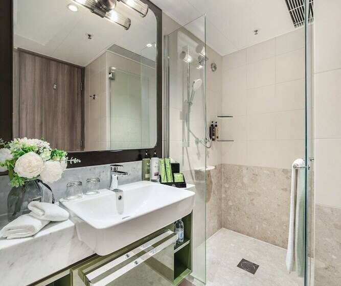 اتاق لوکس, Harbour Plaza Metropolis