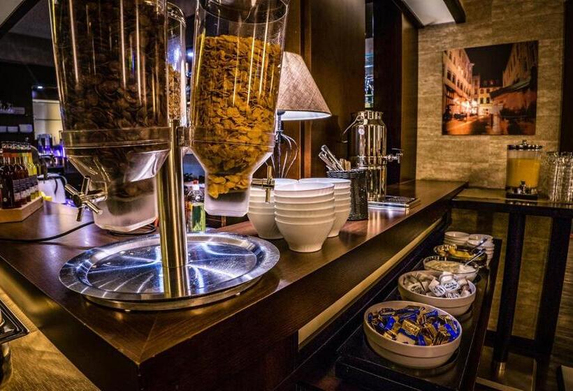 غرفة قياسية ثلاثية, Hohenstaufen