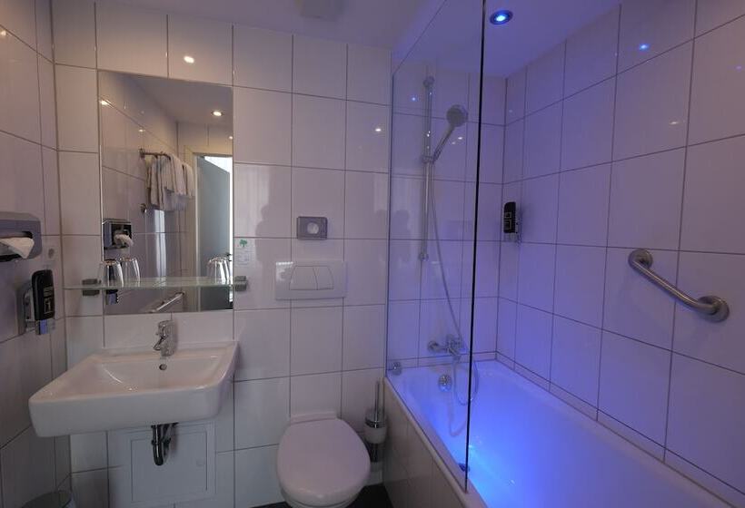 غرفة سوبيريور, Hohenstaufen