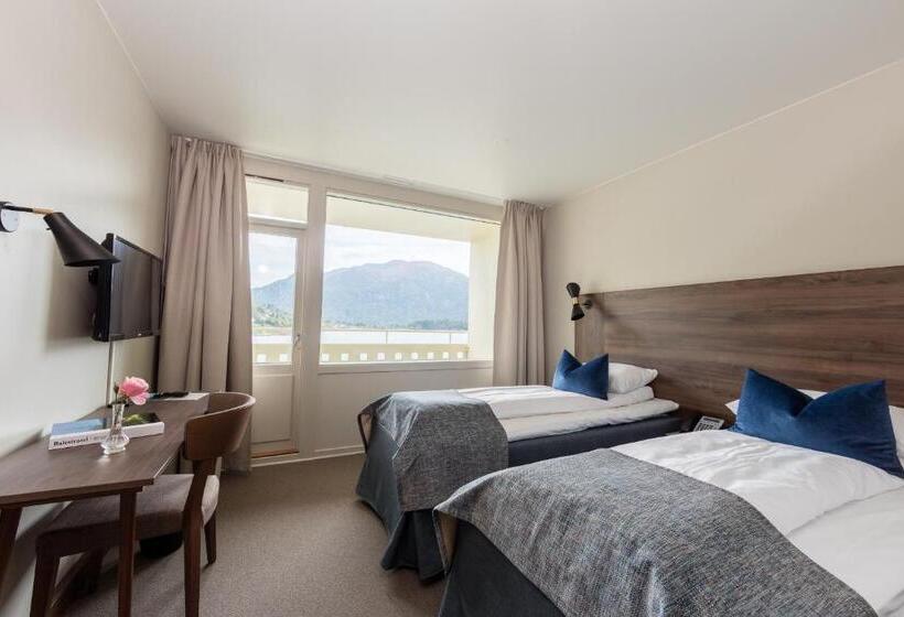 Quarto Estandar com Vistas, Kviknes