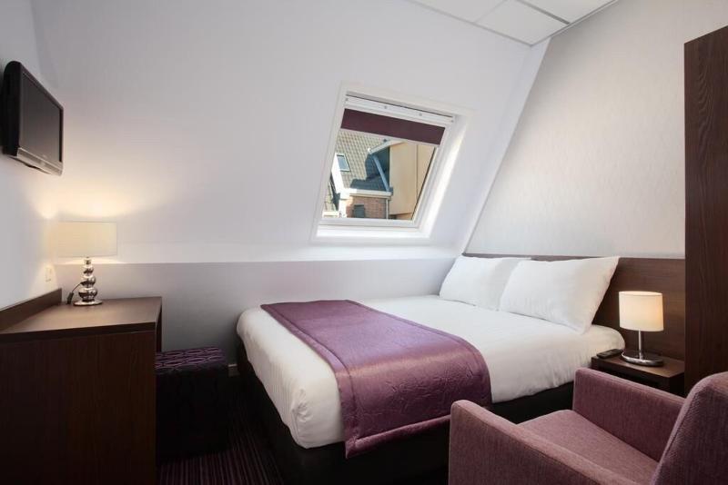 חדר בסיסי, Luxer